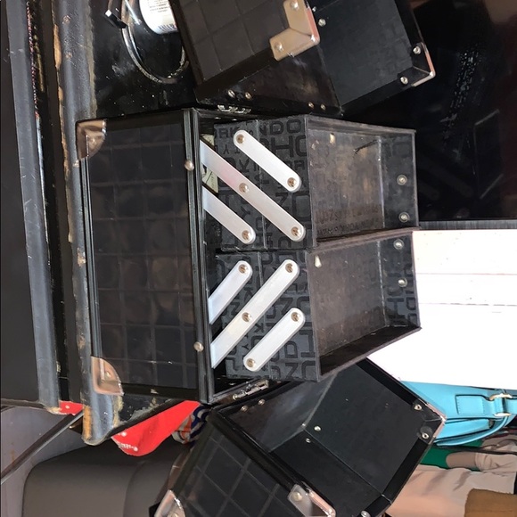 Makeup Caboodle box - Picture 3 of 8